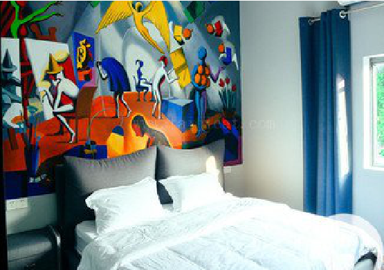 邵东对于酒店的墙体彩绘而言更注重哪些方面？